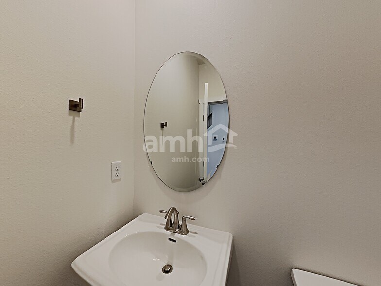 Building Photo - 12404 83rd Ave E