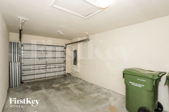 Building Photo - 1508 SE 20th Pl