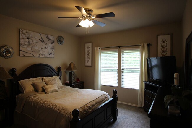 Building Photo - Cozy 4 Bedroom2 Bath Home in West Tyler!