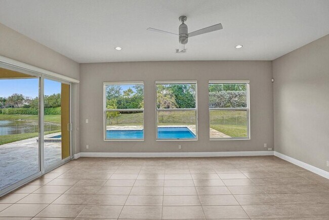 Building Photo - Great Pool Home with excellent lake View in Heron Bay, Parkland