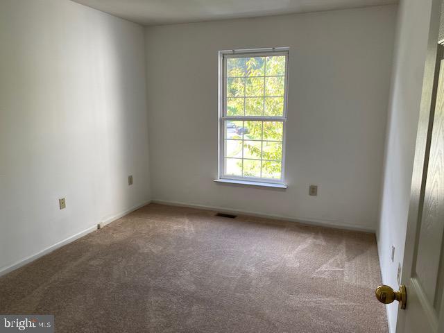 Building Photo - 45 Lincoln Dr