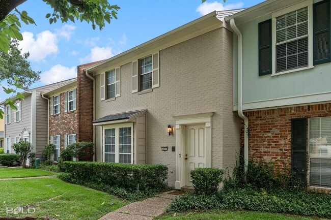 Building Photo - 421 Stratmore Dr