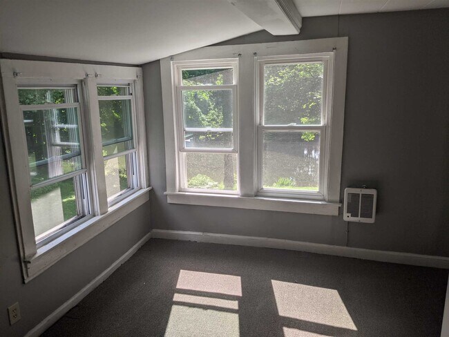 Building Photo - 1943 New Hackensack Rd