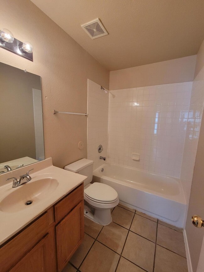 Building Photo - 3605 Tierra Zafiro Dr