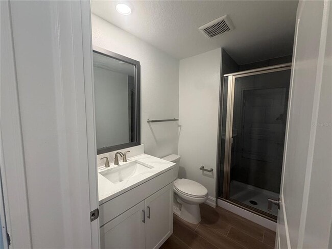 Building Photo - 1427 W Chestnut St