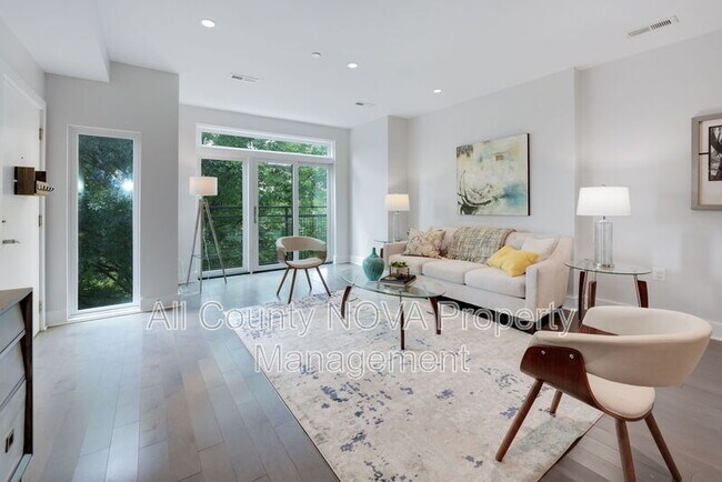 Building Photo - 3821 14th St NW