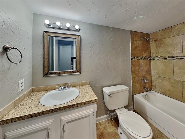 Building Photo - 7512 Parkwood Ln