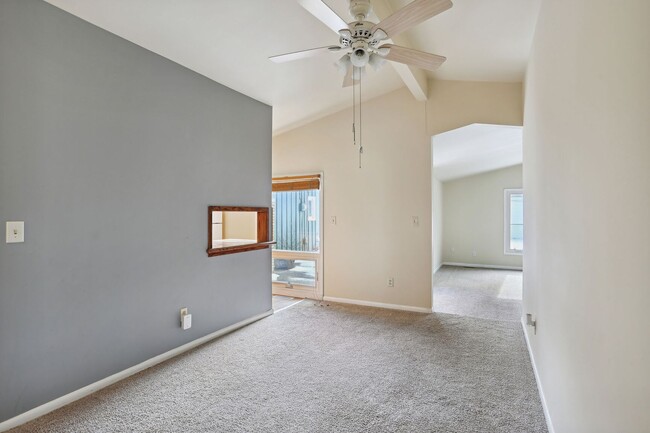 Building Photo - 1115 Broadmoor Dr
