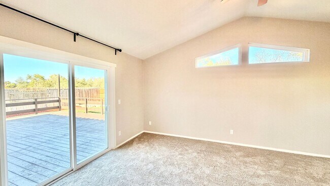 Building Photo - Wonderful Single-Story Home in the Darling Lake Rancho Viejo HOA Community of Fallbrook!