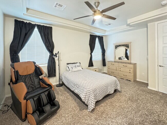 Building Photo - Almost New (2025) Home in Central Rio Rancho!