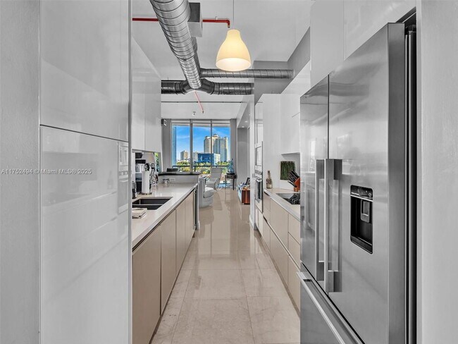 Building Photo - 3029 NE 188th St