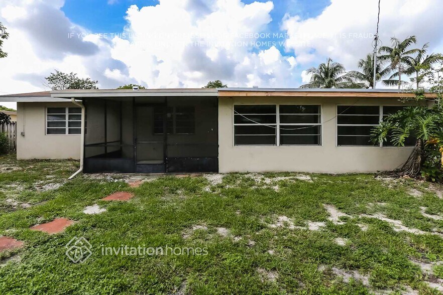 Building Photo - 3441 SW 20th Ct