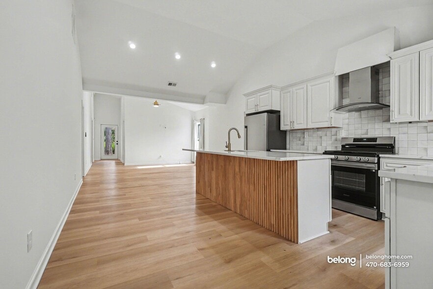 Building Photo - 1017 Sparks St SW