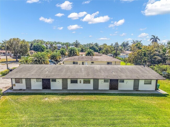 Building Photo - 14980 NE 5th Ct