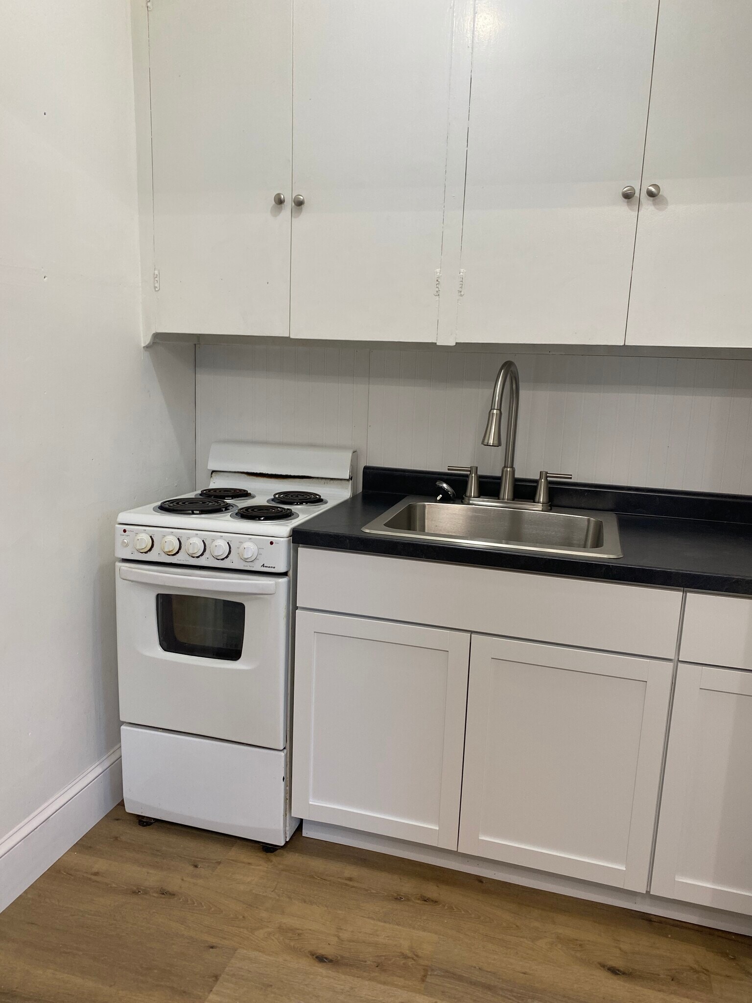 Building Photo - 1227 E 3rd St