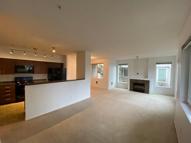 Building Photo - 15720 Manor Way