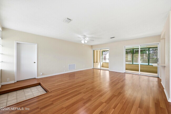 Building Photo - 457 Nightingale Rd