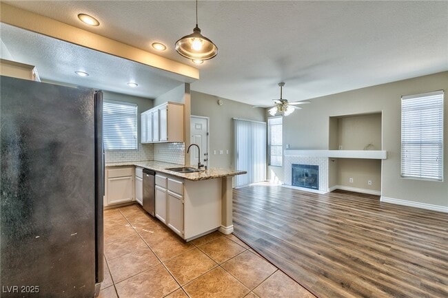 Building Photo - 2201 Ramsgate Dr