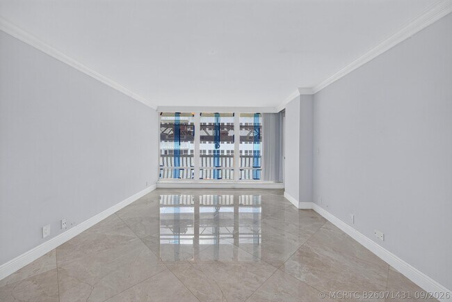 Building Photo - 4020 Galt Ocean Dr
