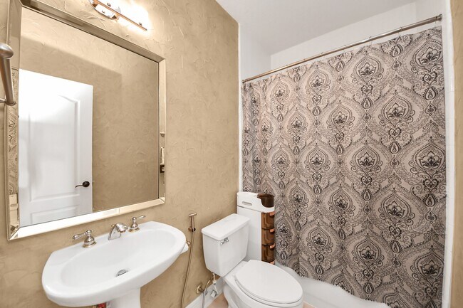 Building Photo - 5410 Deerbourne Chase Dr