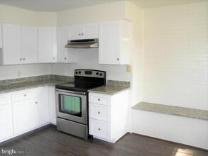 Building Photo - 110 Calvert Towne Rd