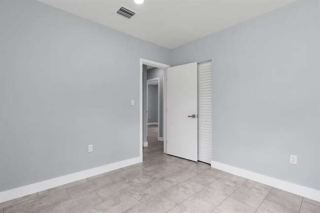 Building Photo - 14620 Tyler St