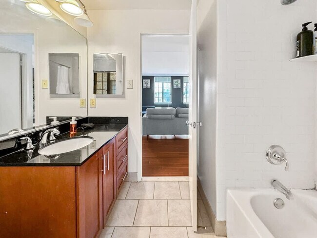 Building Photo - 111-23 N 15th St