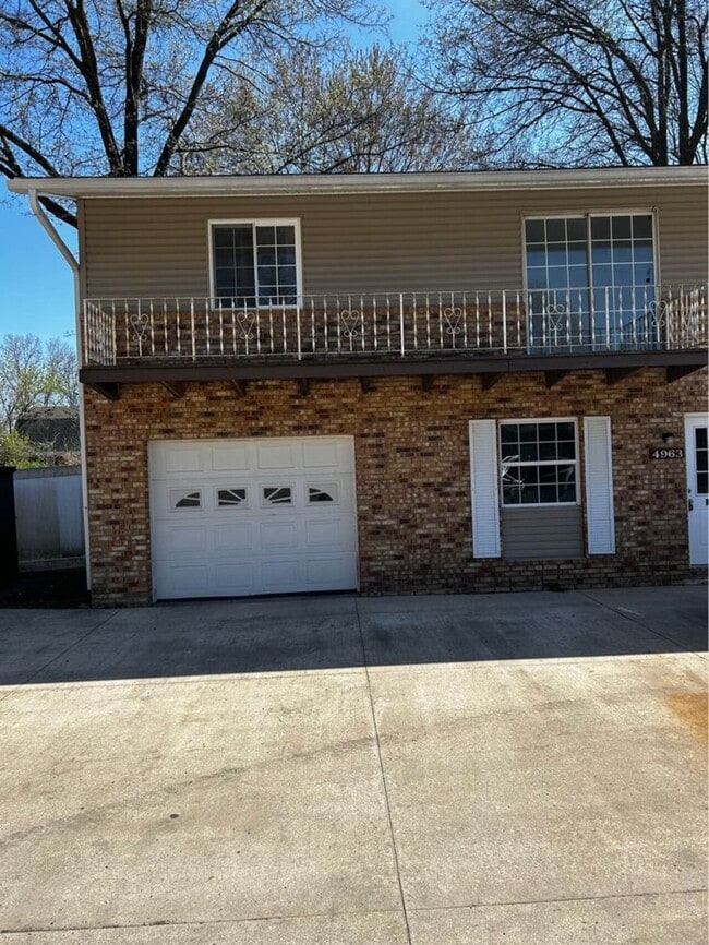 Building Photo - Green Acres - 4963-4967