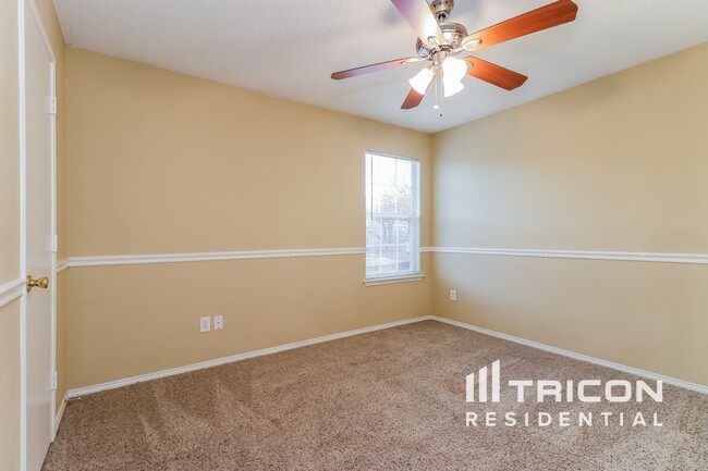 Building Photo - 2432 Big Spring Dr