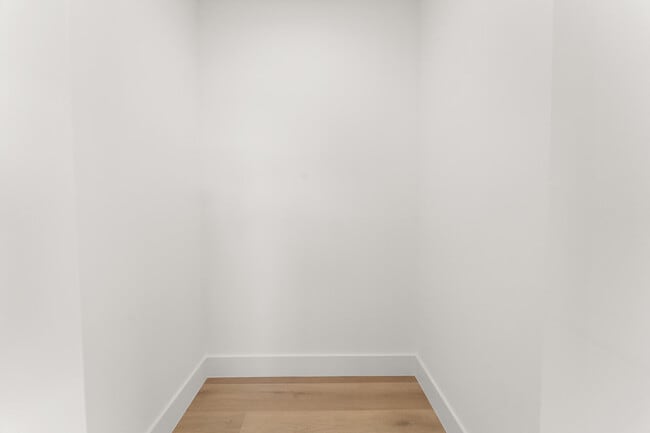 Building Photo - 111 W 35th St