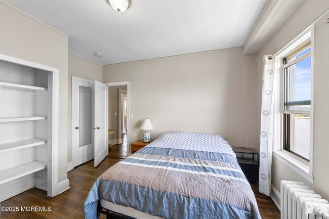 Building Photo - 400 Deal Lake Dr