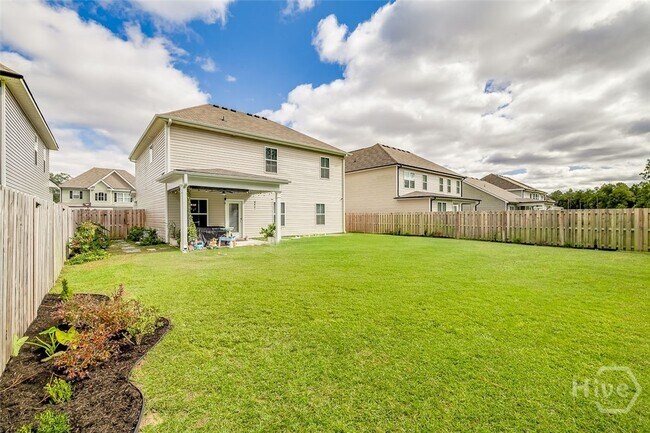 Building Photo - 114 Sams Dr