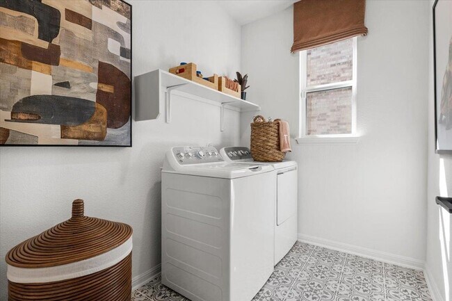 Building Photo - 212 Barton Oak Trl