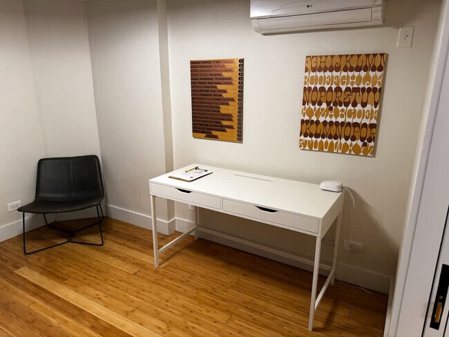 Building Photo - 235 W 139th St