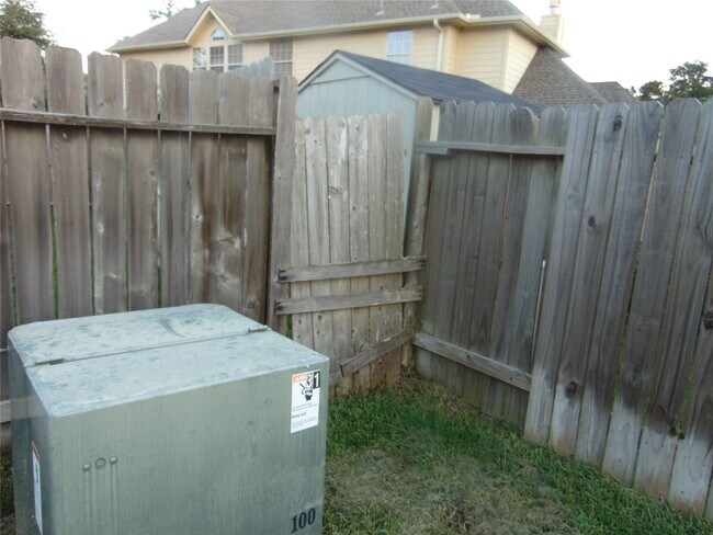 Building Photo - 25607 Creston Meadow Dr