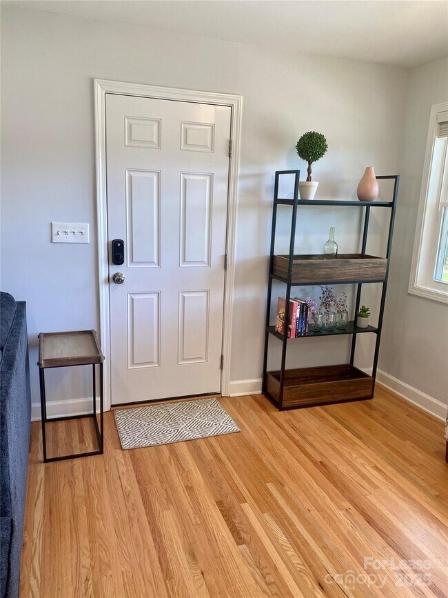 Building Photo - 113 Forest Dr