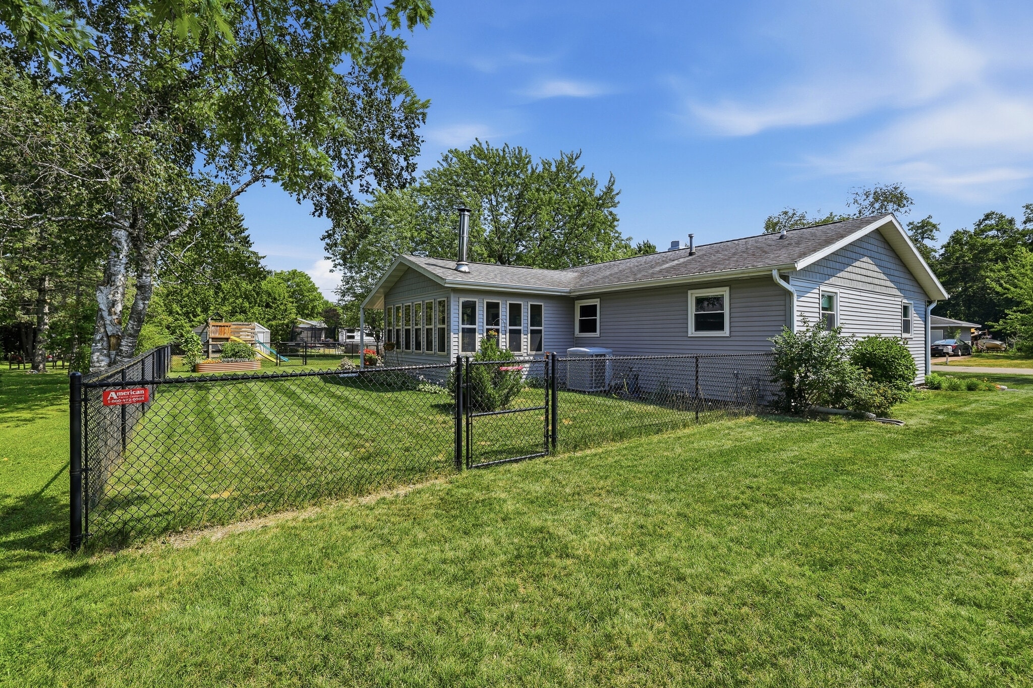 Building Photo - 332 Verrill St