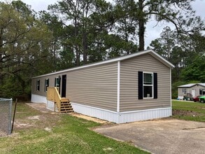 Building Photo - 14142 Lorraine Rd