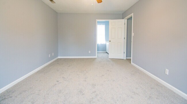 Building Photo - Available Soon! 3 Bedroom 2.5 Bathroom with Large Backyard and 2 Car Garage!