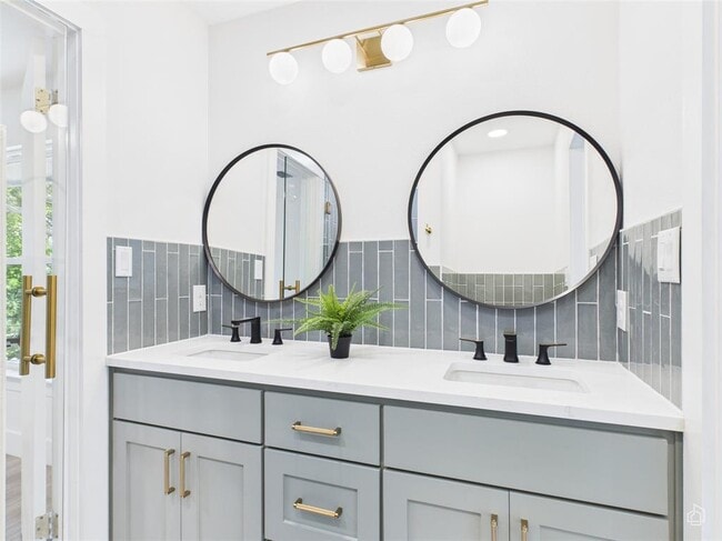 Building Photo - 7019 Creighton Ln