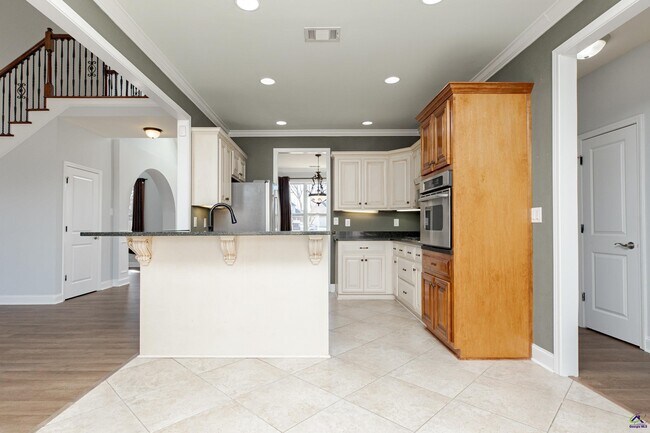 Building Photo - 100 Montview Way