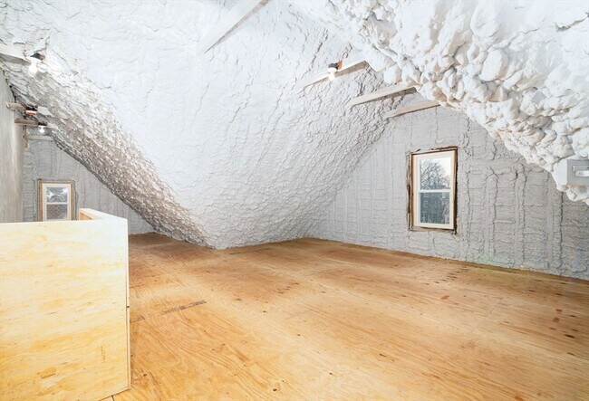 Building Photo - 45 Tainter St