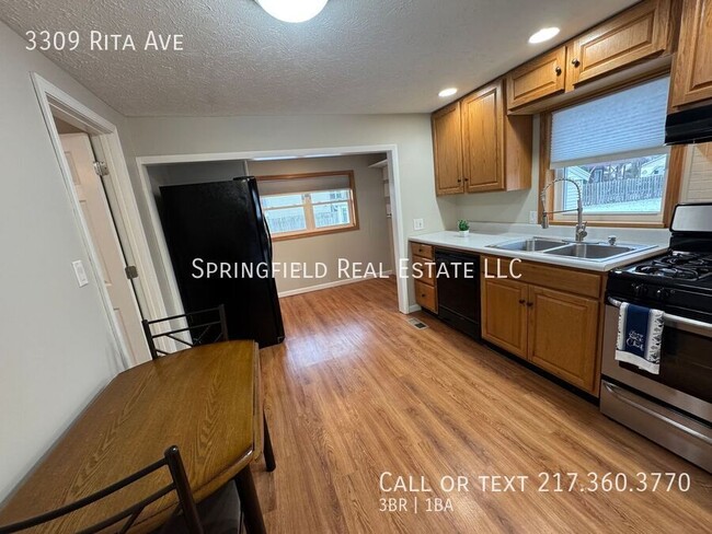 Building Photo - Amenities Galore! 3 Bed, 1 Bath House in S...