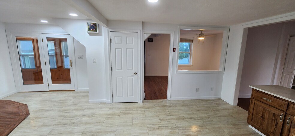 Building Photo - 248R Pearl St