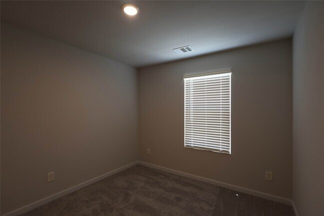 Building Photo - 7757 Bergamot Cir