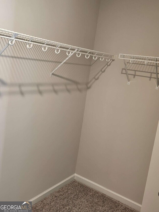 Building Photo - 3370 Westgate Park Dr