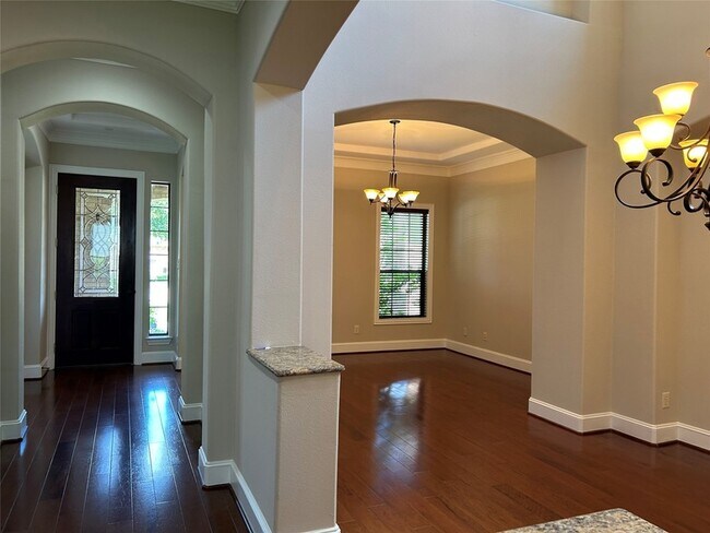 Building Photo - 101 Silverwood Ranch Estates