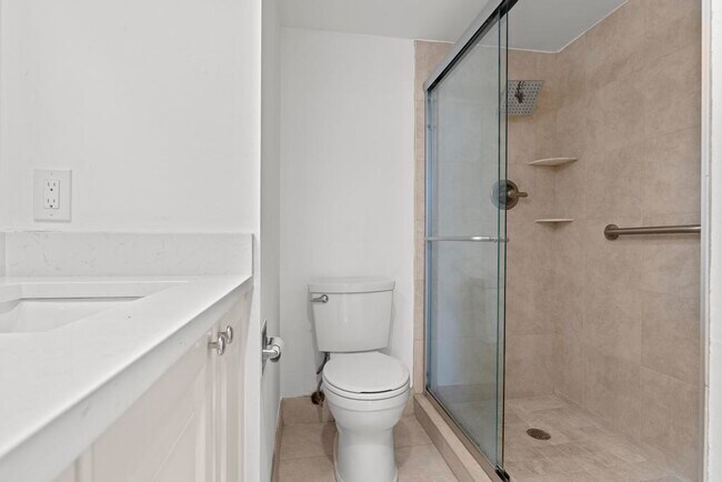 Building Photo - 2044 Hythe A