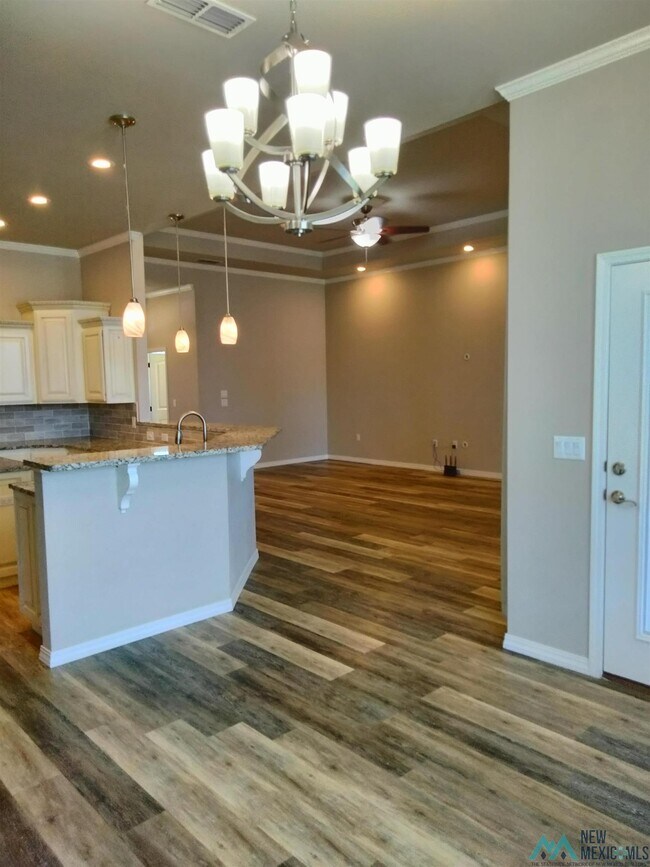 Building Photo - 621 Providence Cir
