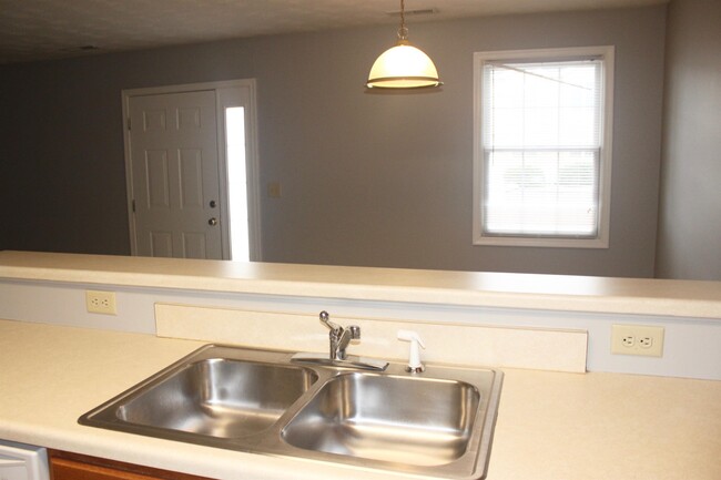 Building Photo - 2453 Mosby Ct